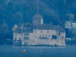 Château de Chillon de loin au zoom.