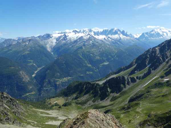 Le glacier du Trient au fond à gauche