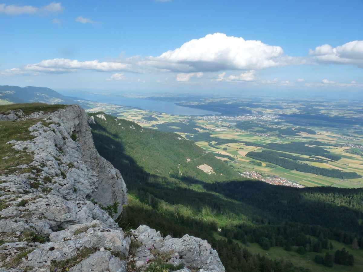 Le lac de Neuchâtel d'un peu plus loin