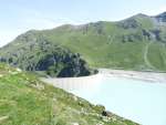 Vues sur le barrage de Moiry peu après l'avoir traversé